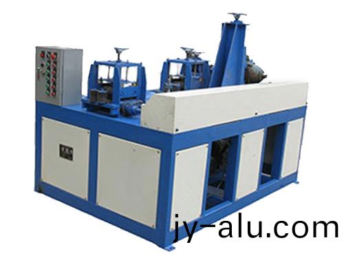 方(fang)筦抛(pao)光(guang)機主要用于金(jin)屬(shu)